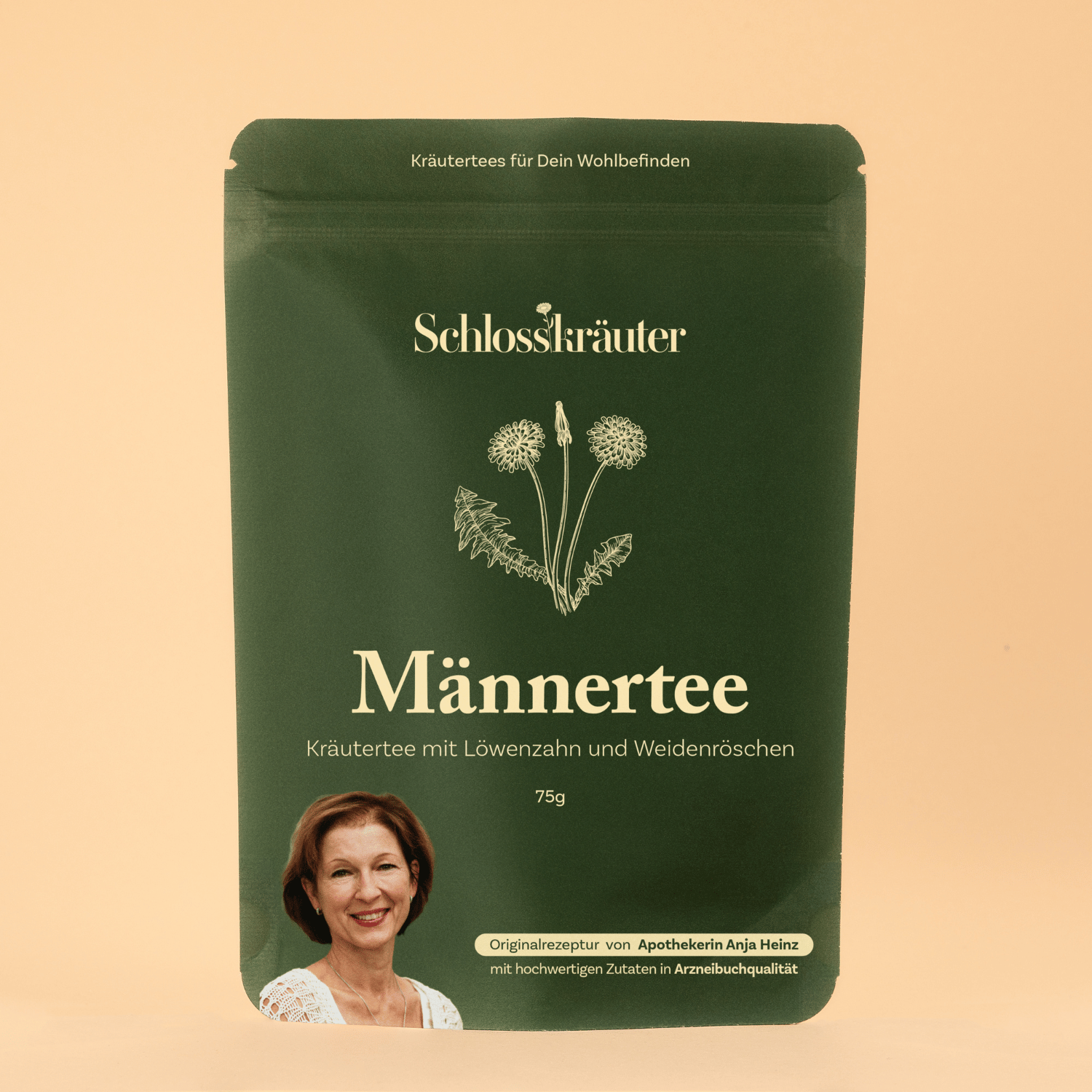 Männertee mit Weidenröschen zur Unterstützung von Prostata und Leber in einem grünen Beutel auf beigem Hintergrund